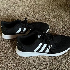 Adidas Women’s Cloudfoam QT Racer Running Shoe Size 8.5